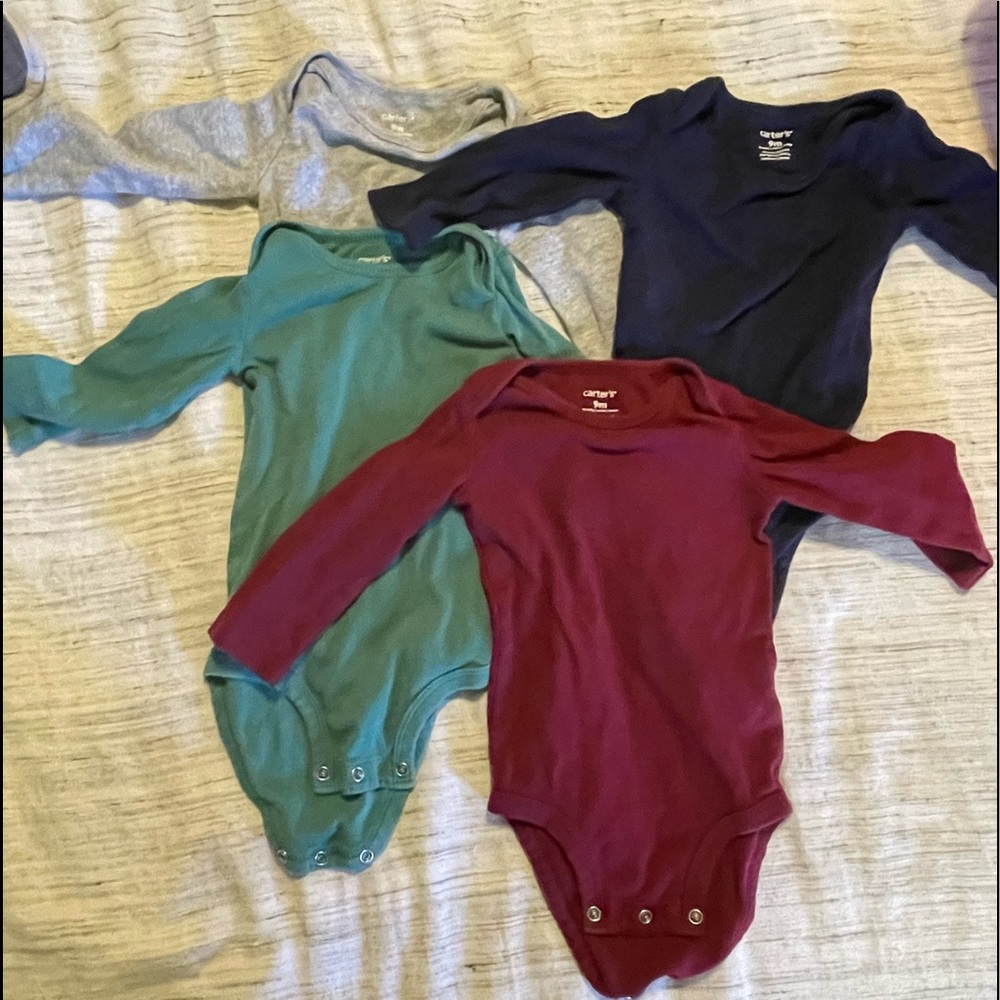 Carter’s long sleeve onesie bundle of 4